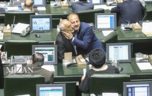 عکس| در حاشیه استیضاح وزیر صمت در مجلس