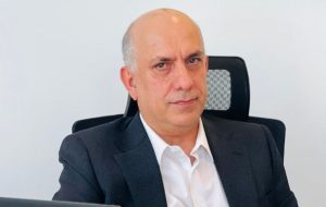 مدیر اجرایی گروه گلدیران: کمبود ارز و قطعی‌های برق باعث کاهش تولید شده است