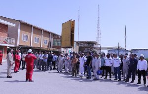 برگزاری مانور تخلیه اضطراری، با سناریوی حمله نظامی در یاردهای شرکت مهندسی و ساخت تأسیسات دریایی ایران در خرمشهر